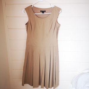 Beige Banana Republic Coton dress